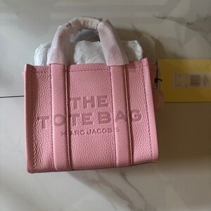 Marc Jacobs The Leather Crossbody Tote